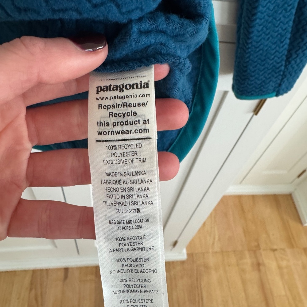 Patagonia Pull Over, New without tags, XS - Picture 3 of 5